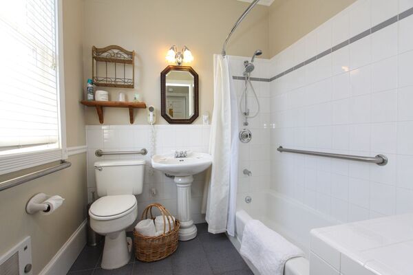 ADA Fireplace Queen ADA Fireplace Queen