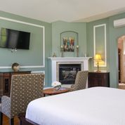 Carriage House Suite